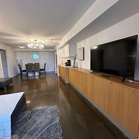 Toronto Downtown Luxurious Stylish 3 Bedroom 3 Bath 2 Balconies Near Rogers Centre Lakeview Condo 外观 照片