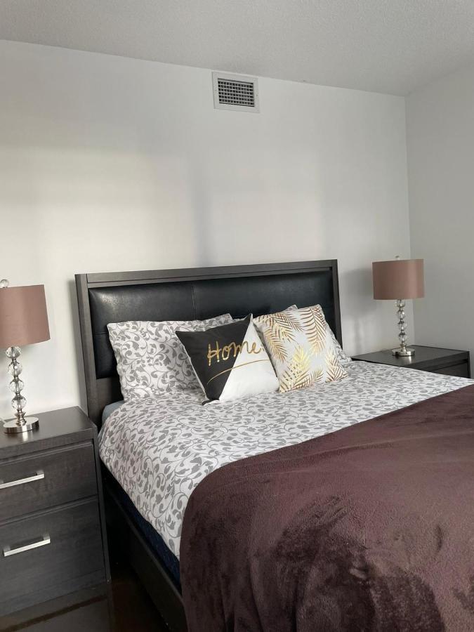 Toronto Downtown Luxurious Stylish 3 Bedroom 3 Bath 2 Balconies Near Rogers Centre Lakeview Condo 外观 照片