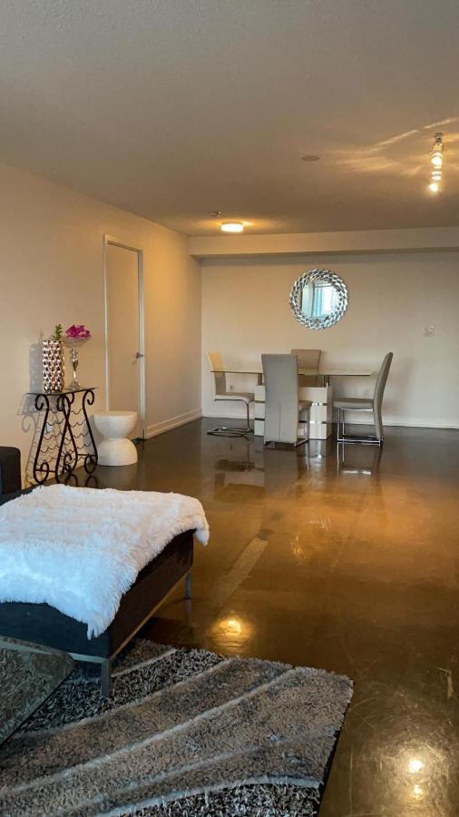 Toronto Downtown Luxurious Stylish 3 Bedroom 3 Bath 2 Balconies Near Rogers Centre Lakeview Condo 外观 照片