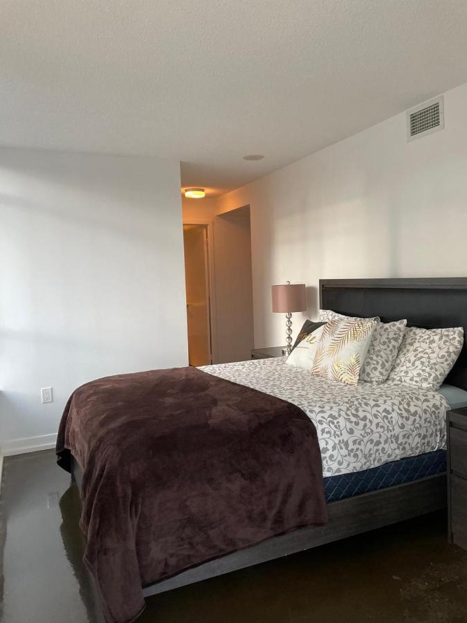 Toronto Downtown Luxurious Stylish 3 Bedroom 3 Bath 2 Balconies Near Rogers Centre Lakeview Condo 外观 照片